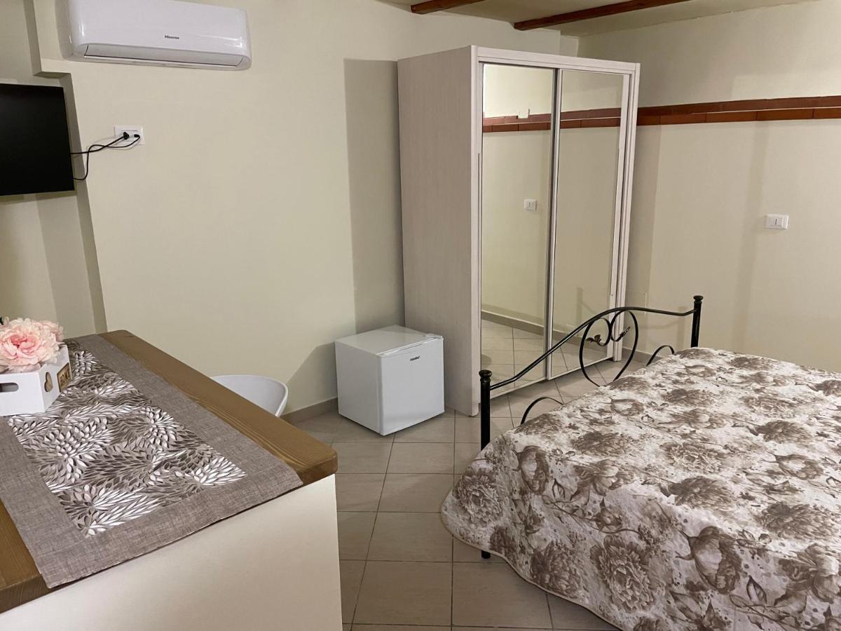 La Stanza Del Principe Bed & Breakfast Fondi Ngoại thất bức ảnh